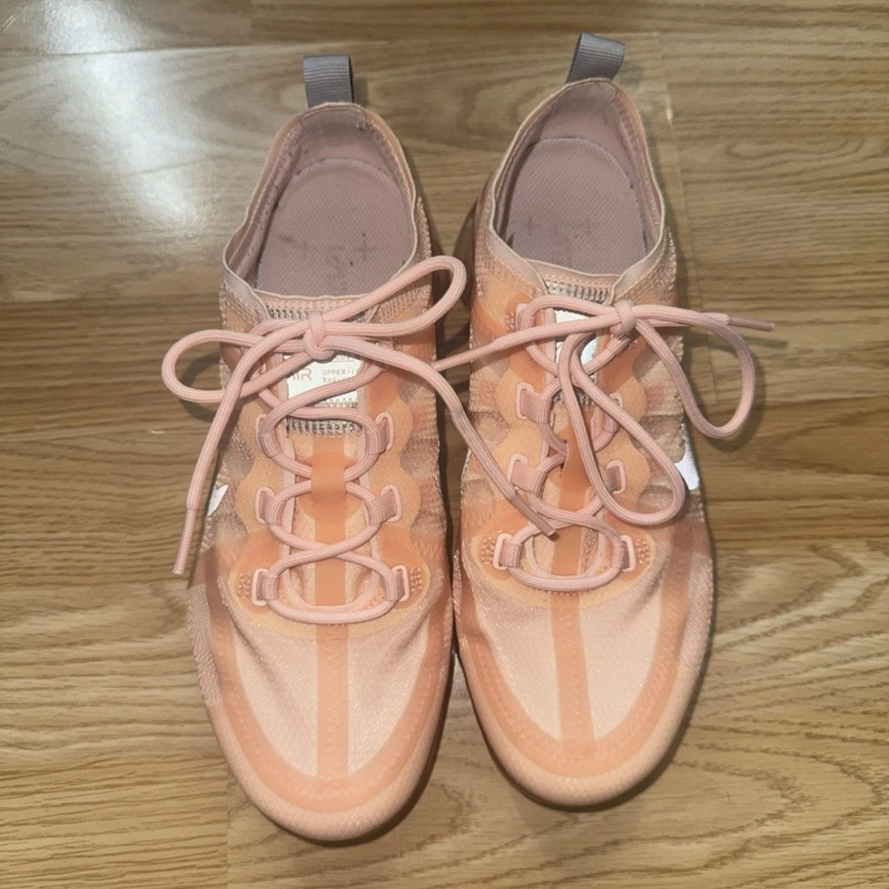 Nike Women's Coral Athletic Shoes